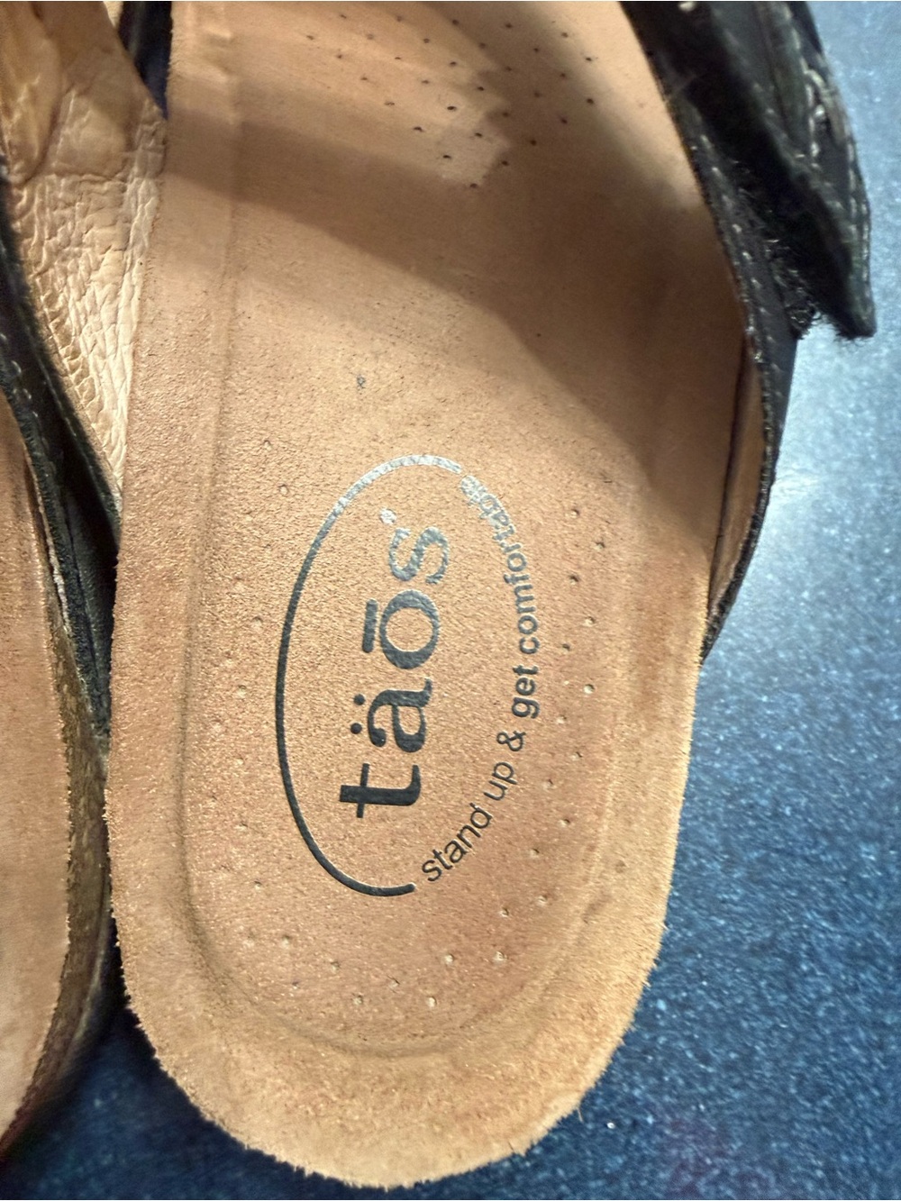 Taos Black Leather Slide Sandals - Picture 5 of 10